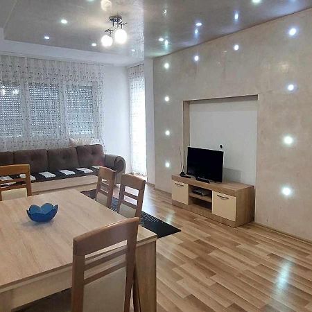 Aria Apartment Mitrovica Bagian luar foto